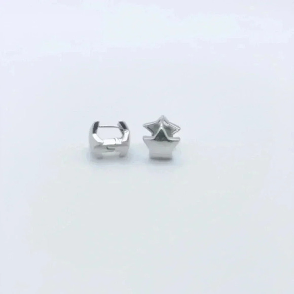 STAR Petit Hoops Earrings - Picture 3 of 3